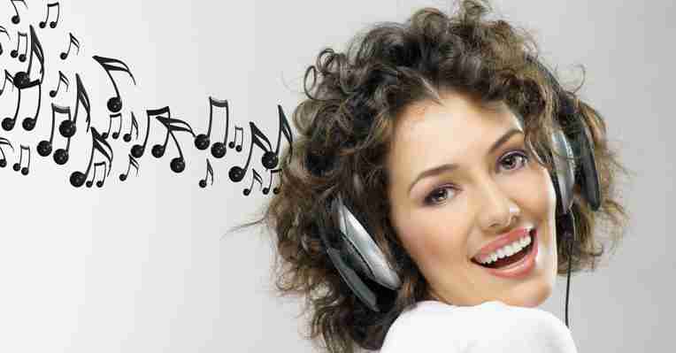 Rodzaje słuchawek – douszne, wokółuszne, nauszne, kanałowe – jakie je wybrać?